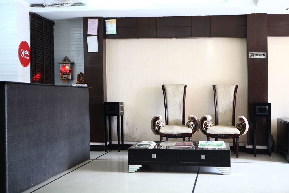 Oyo Premium Jasola Apollo Hotel New Delhi Exterior photo